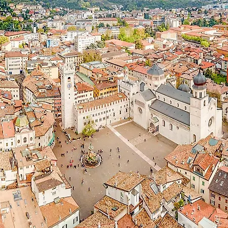 Appartamento Comodo [trento Centro] Il Duomo Bianco Trento